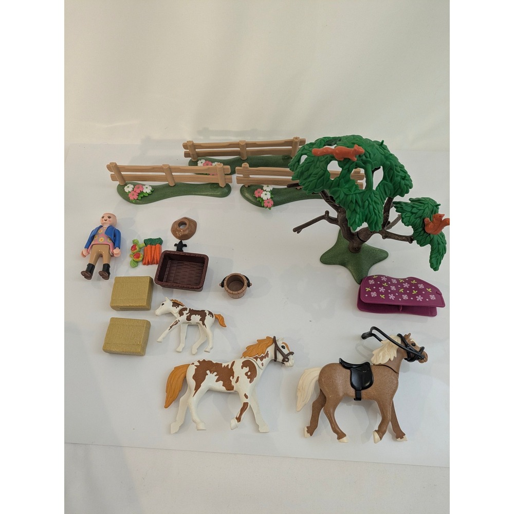 Playmobil Country Horse Paddock 5227 Playset Horses Fencing Squirrels Boxed 2012 - Picture 13 of 14